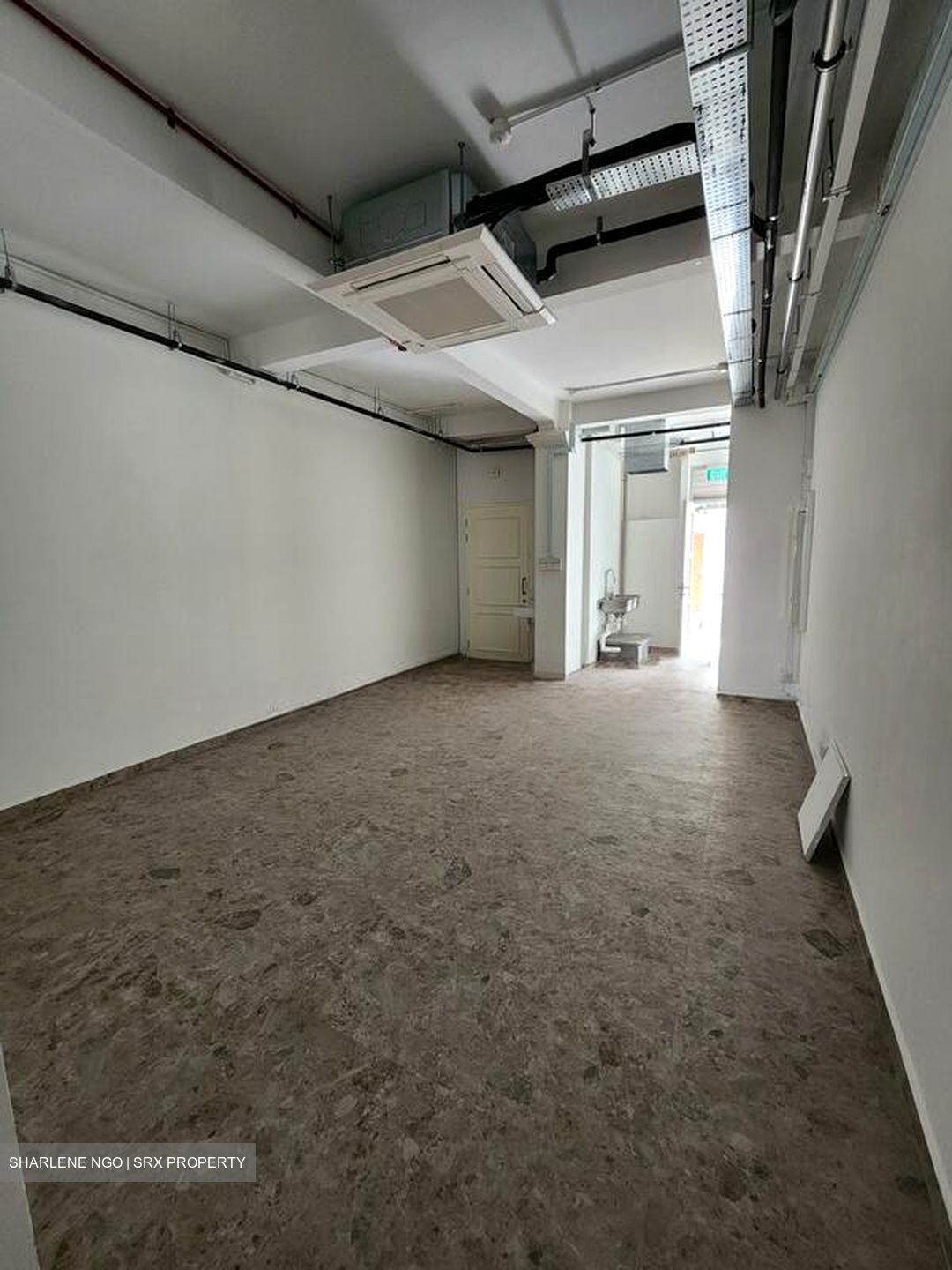 Rowell Road (D8), Retail #496026091
